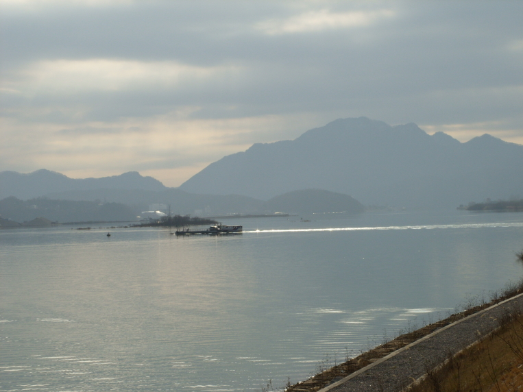 춘천 의암호의 상중도[上中島] 한바퀴 돌기