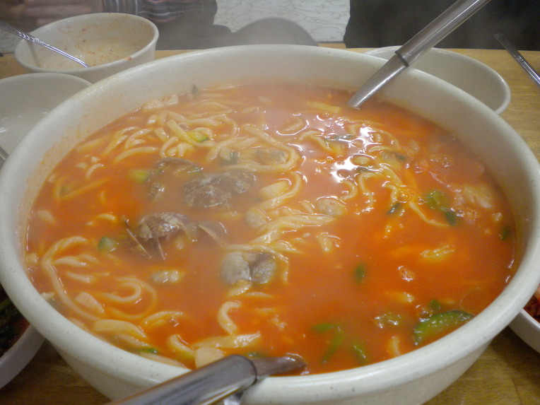 얼큰칼국수 이미지