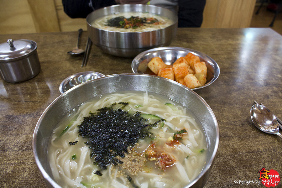 전통손칼국수 이미지