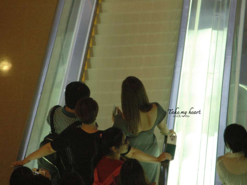 [PIC][29-07-2012]YoonA xuất phát đi Úc và Tiffany đi Thái vào tối nay 1640C94750154BF720A216