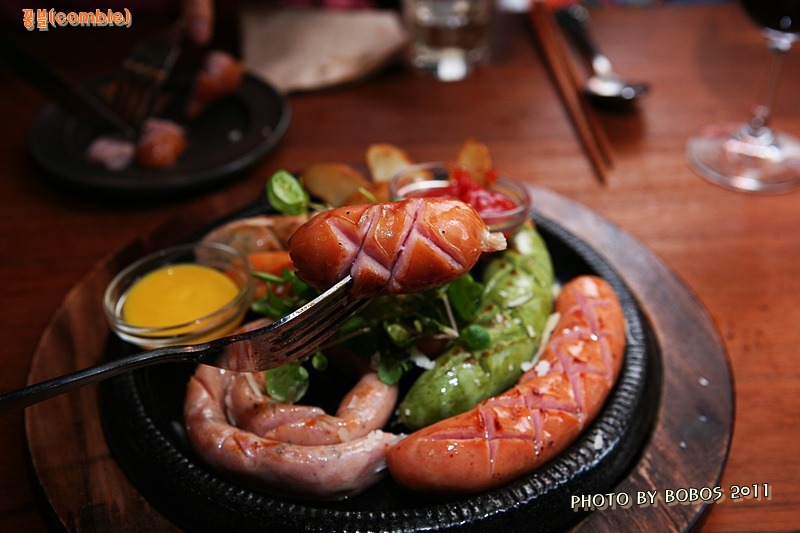 [송도맛집/꽁블]빈티지 하우스풍의 멋진 공간에서 와인과 스테이크를 즐기다.