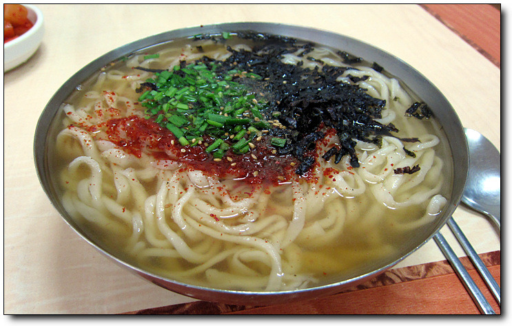 손칼국수 이미지