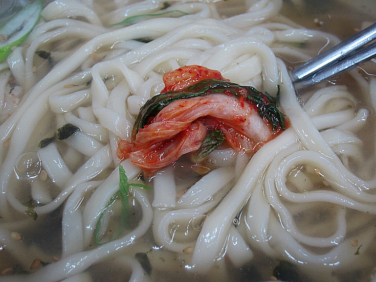 풍성한칼국수 이미지