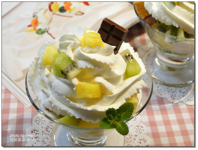 아이스크림보다 맛있는~ 요구르트 파인애플트라이플