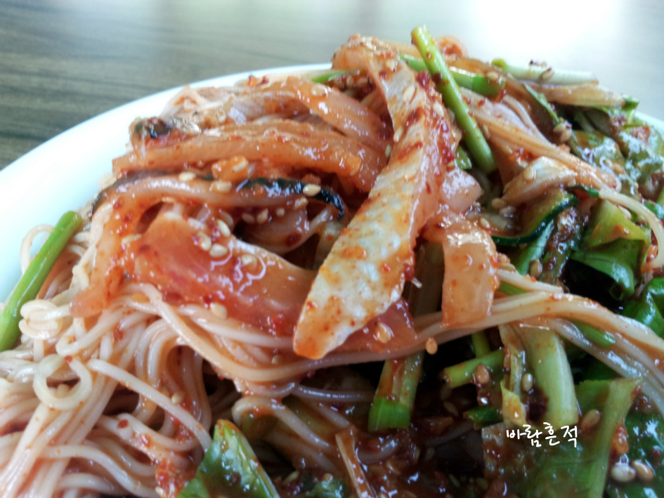 5~6월에만 맛볼수 있는 최고의 국수는?  봄 손님 웅어로 요리한 부드러운 웅어회국수 !