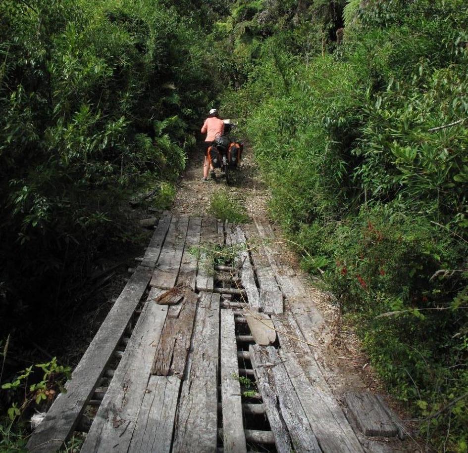 Extreme cycling in Indonesia.(Part I)