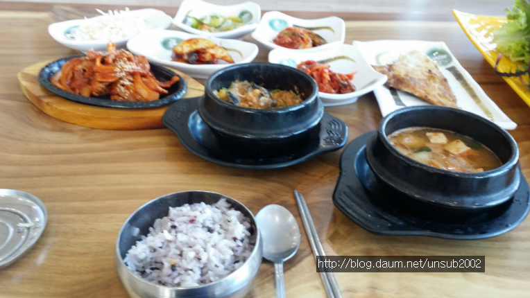 우렁쌈밥 이미지
