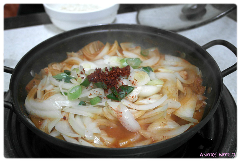 시골통돼지볶음 이미지