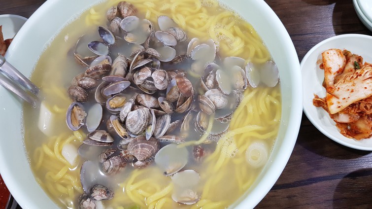 황도바지락칼국수 이미지