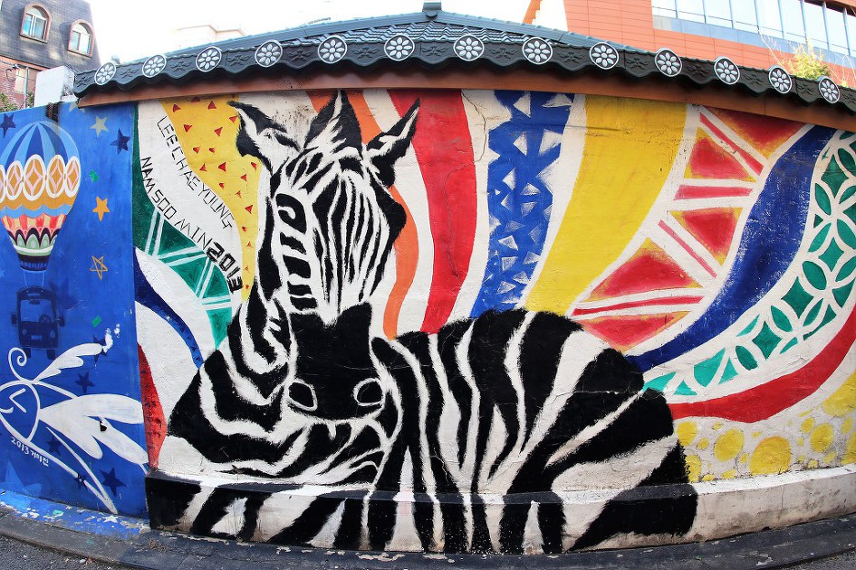 홍대 '피카소거리 모습'을 리뷰하였습니다.      (20181130)