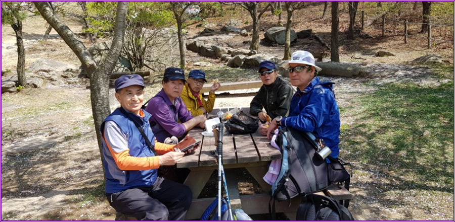 33회 4월모임과 산족우고당봉산행